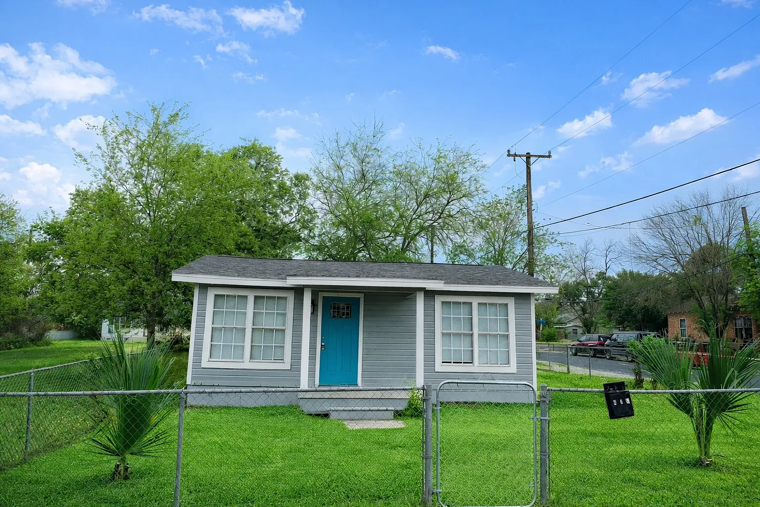 202 Orphan — Photo 1