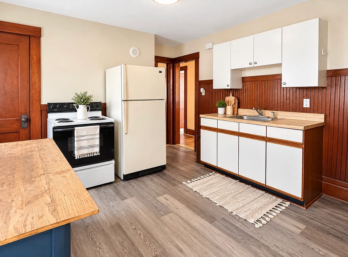 2 bed, 1200 sqft, $1,600 — Photo 2
