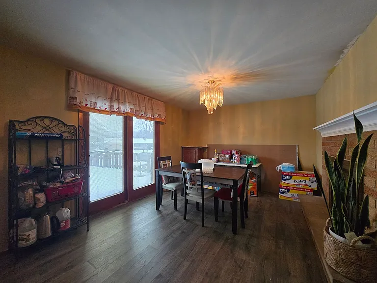 1070 Nagle Ct — Photo 5