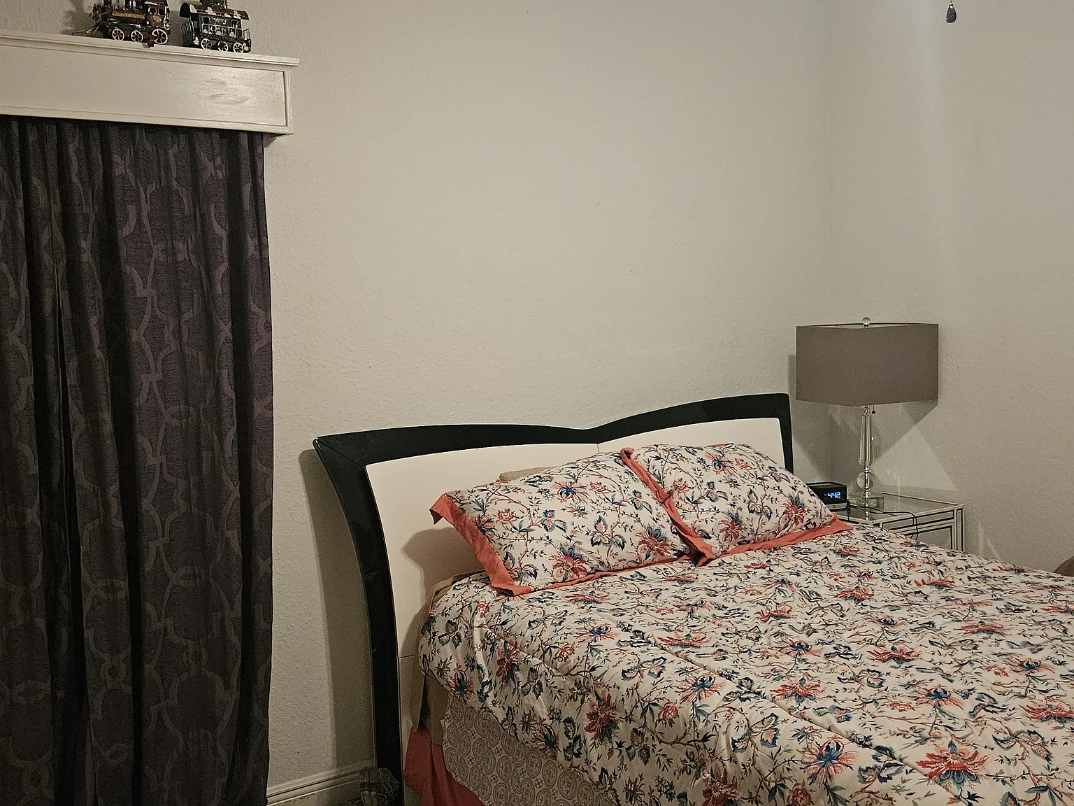 4 bed, 3.5 bath, 2515 sqft, $1,050 — Photo 2
