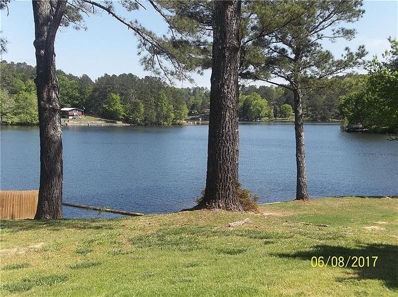 1st image of 2582 Hill Cir NE