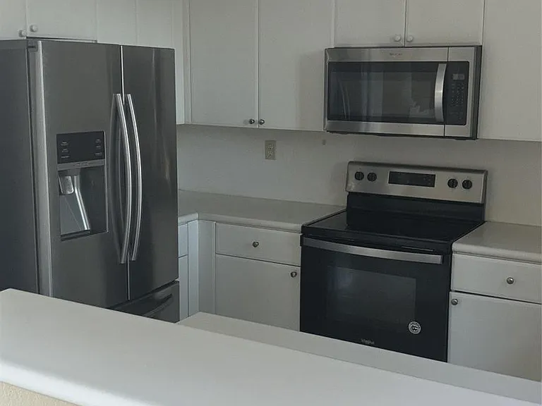 2903 SE 17th Ave #211 — Photo 4
