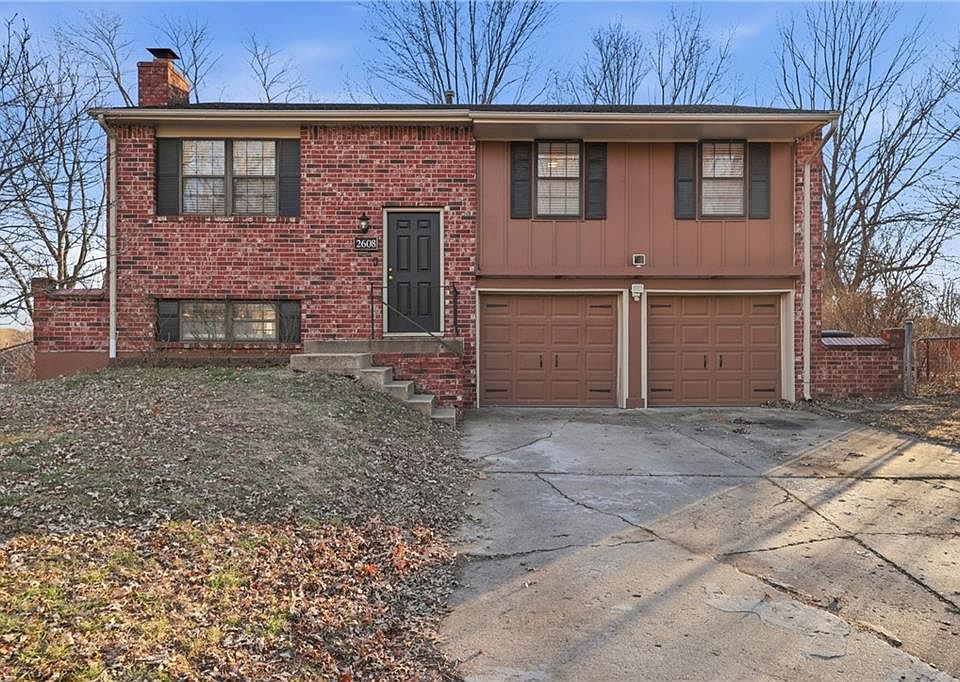 1st image of 2608 NW Pembroke Ct