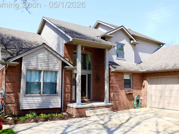 2757 N Tipsico Lake Rd, Hartland, MI 48353