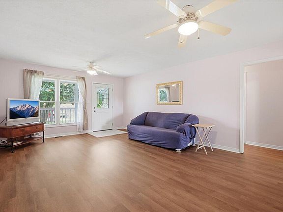 3rd image of 3577 White Birch Rd