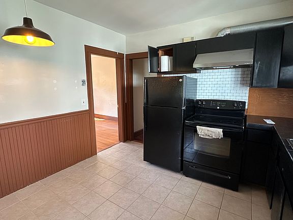 5th image of 62-64 Cottage St #2