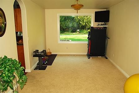 5th image of 814 93rd Ave SE