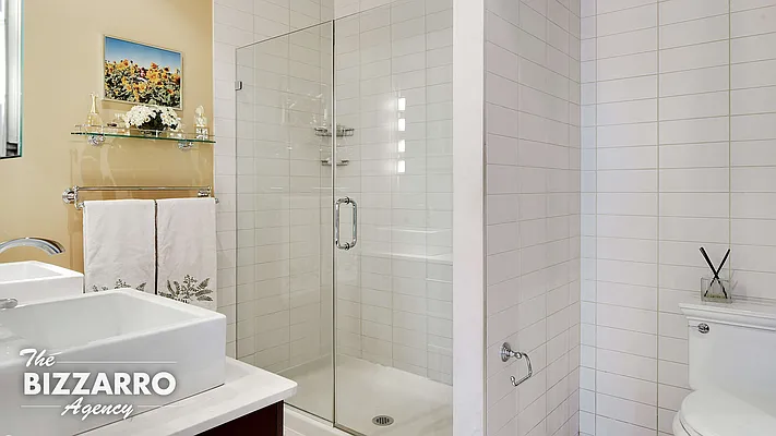 Sold by Bizzarro Agency | media 9