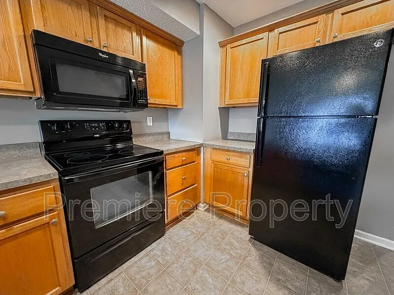 264 N Hedge Ln — Photo 7
