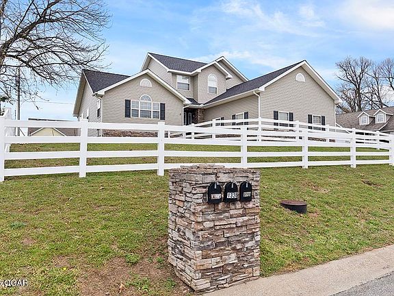 5th image of 1331 Fox Ridge Ln