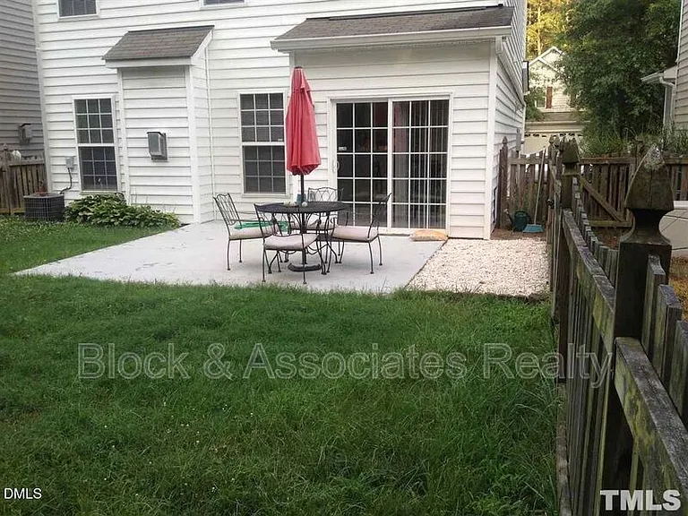 1414 Crimson Creek Dr — Photo 10