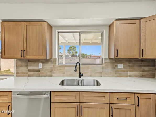 9230 E Creek St, Tucson, AZ 85730