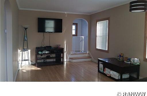 4th image of 313 Starr Ave