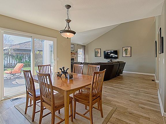 5th image of 1037 Sunbird Dr