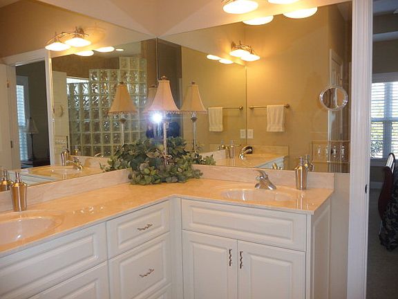 4th image of 170 Pink Dogwood Cir