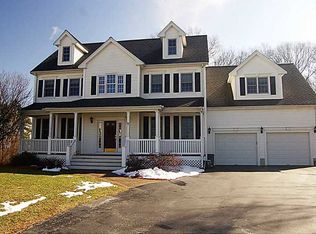 17 Harvest Dr, Cumberland, RI 02864