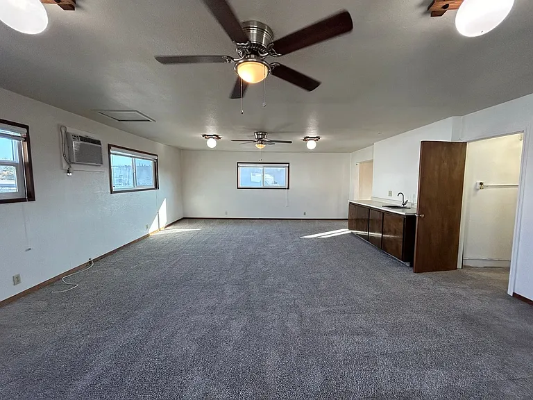1441 Coldwell Ave #B — Photo 3