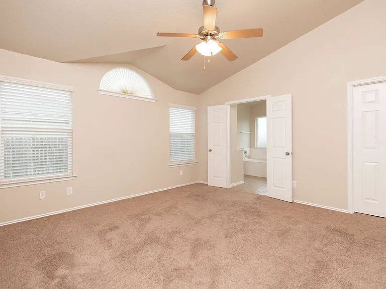 5409 Rimes Ct — Photo 10