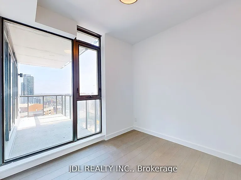 81 Wellesley St E #2101 — Photo 15