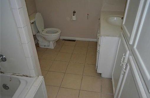 5th image of 6657 Maywood Ave