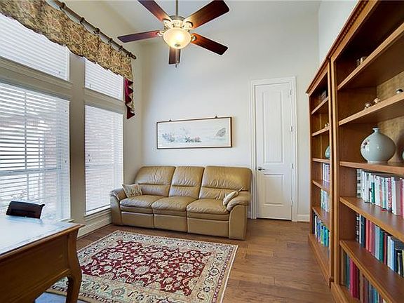 5th image of 712 Rosewood Ln