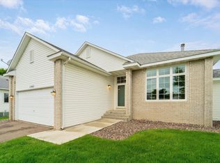 1065 Lilac Ct, Shakopee, MN 55379