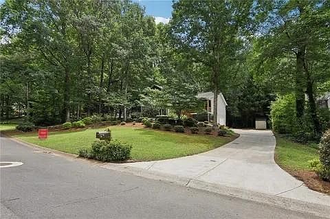 2nd image of 159 Cavan Way SE