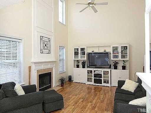3rd image of 307 Winward Pointe Dr