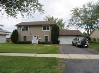 951 Notre Dame Dr, Matteson, IL 60443