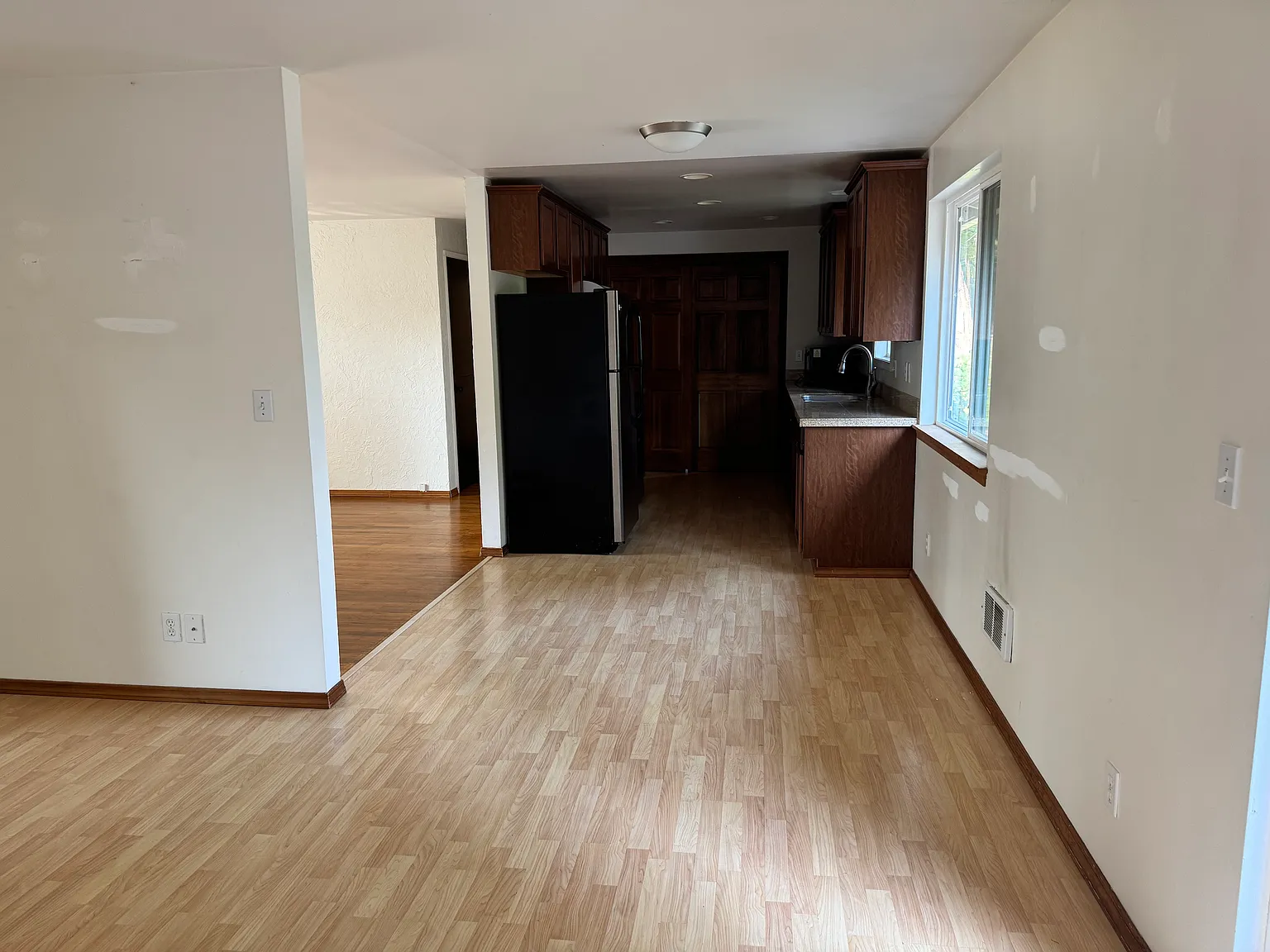 4 bed, 1300 sqft, $3,000 — Photo 3