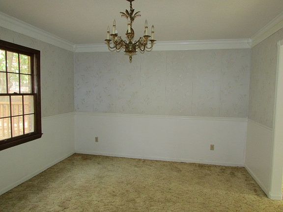 3rd image of 100 Pine Needle Ct