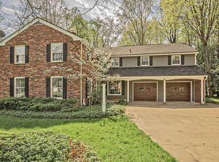 62 Carriage Stone Dr, Chagrin Falls, OH