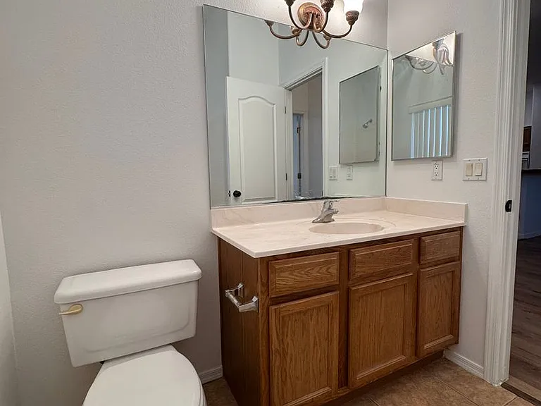 2772 Broadmoor Dr — Photo 26
