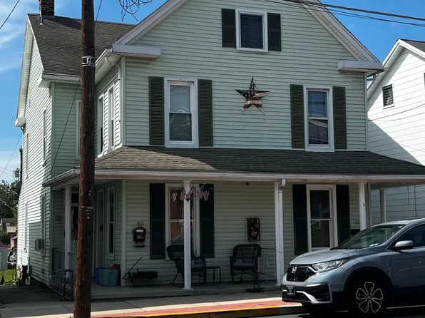 86 N Main St, Spring Grove, PA 17362
