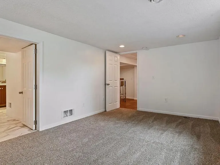 1815 Pennsylvania Ave S — Photo 16