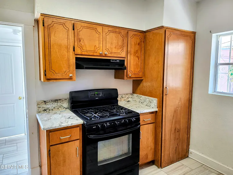 618 N Estrella St — Photo 18