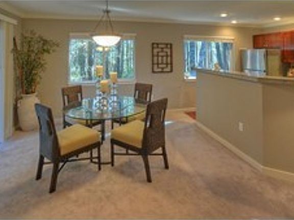 4th image of 25025 SE Klahanie Blvd APT D101