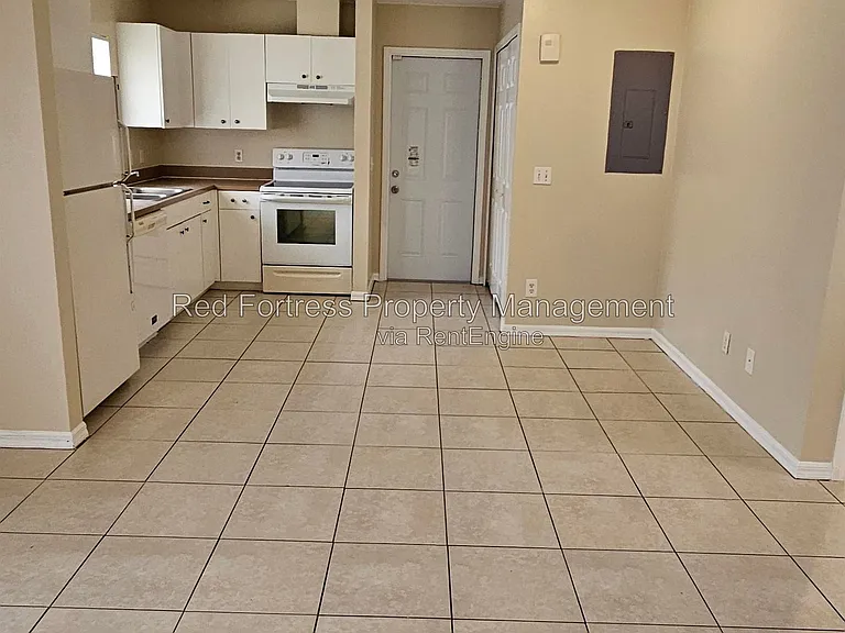 5237 30th St SW — Photo 2