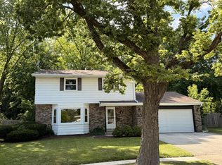 2108 Cardinal Dr, Waukesha, WI 53186