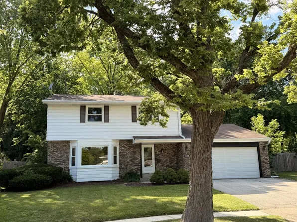 2108 Cardinal DRIVE, Waukesha, WI 53186