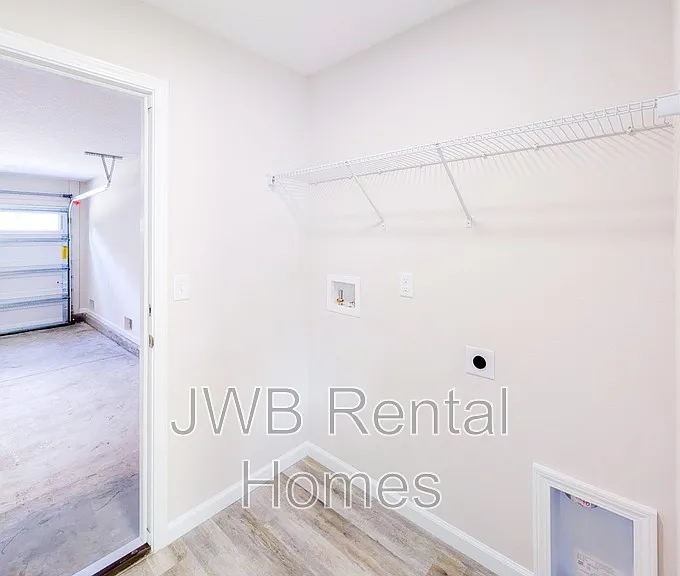 8905 1st Ave — Photo 10
