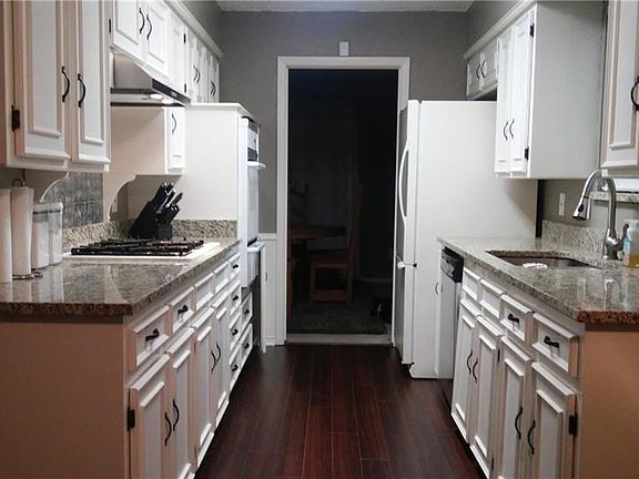 3rd image of 1505 Sharon Dr