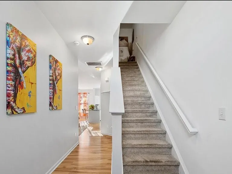 7148 Abbotts Glen Dr — Photo 4