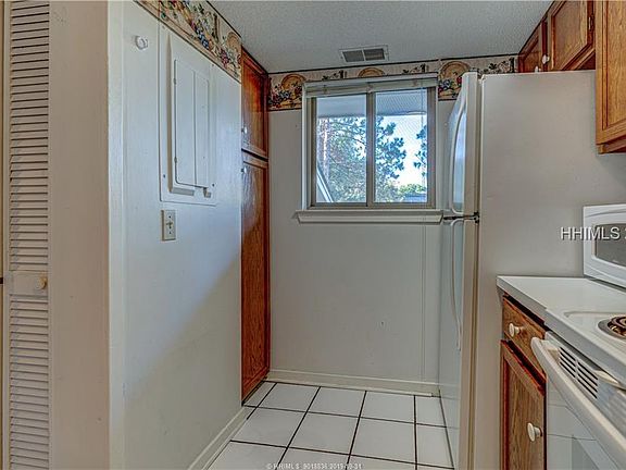 3rd image of 1 Tanglewood Dr APT 304