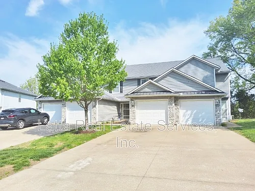 3215 SW Iron Creek Dr Photo 1