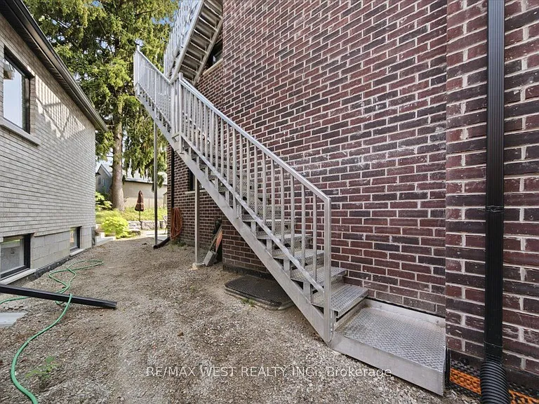 50 Rotherham Ave — Photo 2