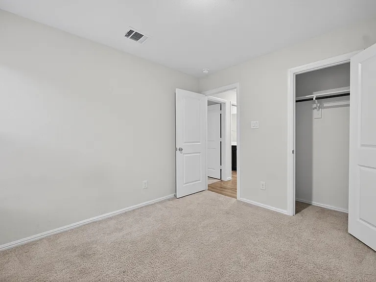 2704 Rambling Rd — Photo 28