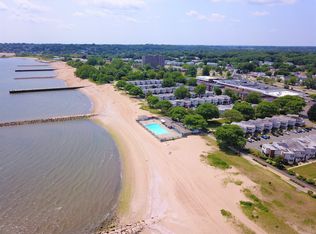 122 W Walk, West Haven, CT 06516