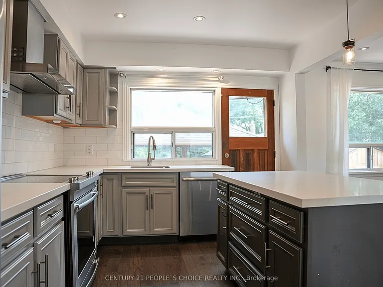 7 N Heights Rd — Photo 5
