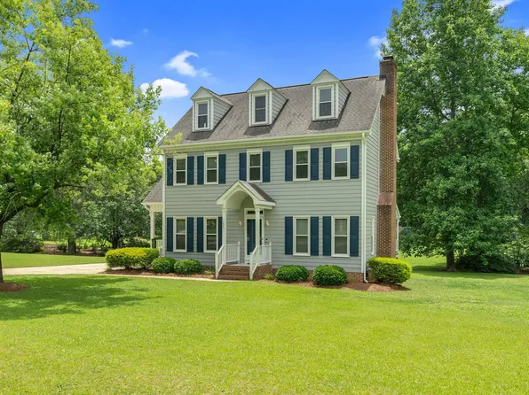 209 Bradley Dr, Benson, NC 27504